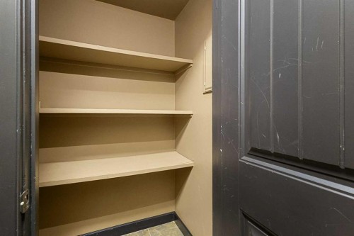 105-620 15 Avenue Sw, Calgary, AB - Indoor With Storage