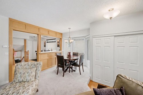 34 Woodglen Crescent Sw, Calgary, AB - Indoor Photo Showing Dining Room