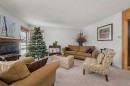 34 Woodglen Crescent Sw, Calgary, AB  - Indoor Photo Showing Living Room 