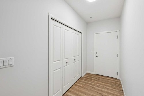 3116-33 Carringham Gate Nw, Calgary, AB - Indoor Photo Showing Other Room