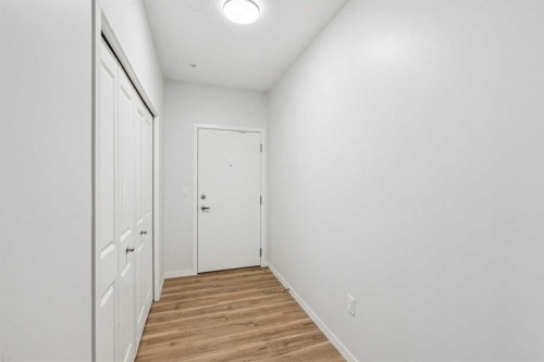 3116-33 Carringham Gate Nw, Calgary, AB - Indoor Photo Showing Other Room