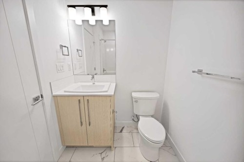 1403-280 Chelsea Road, Chestermere, AB - Indoor Photo Showing Bathroom