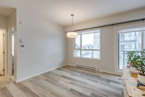 3204-33 Carringham Gate Nw, Calgary, AB - Indoor Photo Showing Other Room