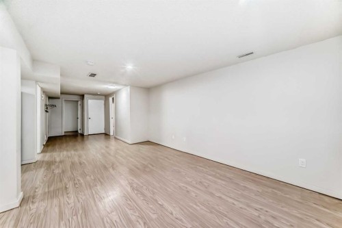 503 Woodbine Boulevard Sw, Calgary, AB - Indoor Photo Showing Other Room