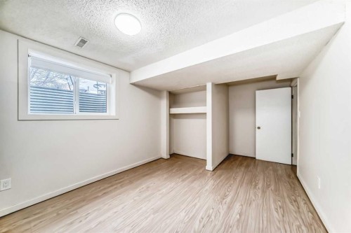 503 Woodbine Boulevard Sw, Calgary, AB - Indoor Photo Showing Other Room
