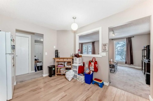 503 Woodbine Boulevard Sw, Calgary, AB - Indoor Photo Showing Other Room