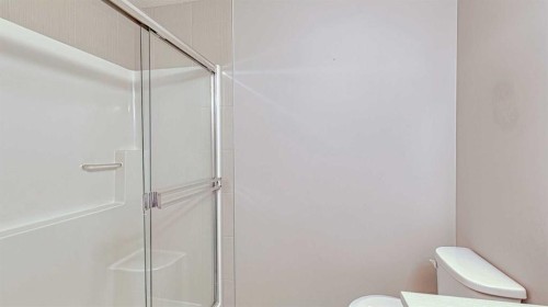 302-70 Saddlestone Drive Ne, Calgary, AB - Indoor Photo Showing Bathroom