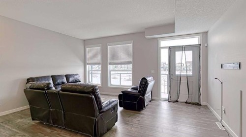 302-70 Saddlestone Drive Ne, Calgary, AB - Indoor Photo Showing Other Room