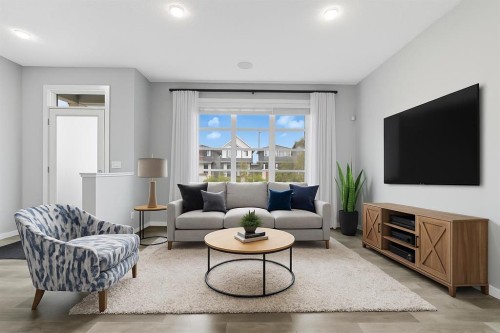 167 Highview Gate Se, Airdrie, AB - Indoor Photo Showing Living Room