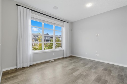167 Highview Gate Se, Airdrie, AB - Indoor Photo Showing Other Room