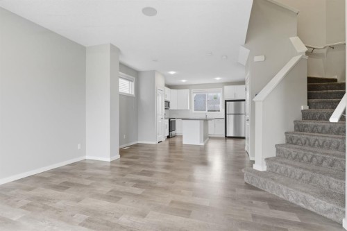 167 Highview Gate Se, Airdrie, AB - Indoor Photo Showing Other Room