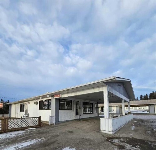 301 42 Street, Edson, AB 