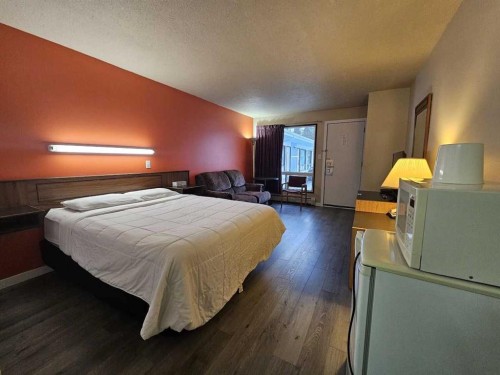 301 42 Street, Edson, AB 