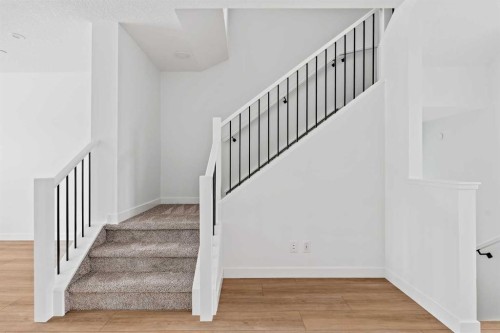 15 Herron Walk Ne, Calgary, AB - Indoor Photo Showing Other Room