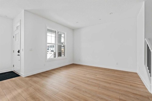 15 Herron Walk Ne, Calgary, AB - Indoor Photo Showing Other Room