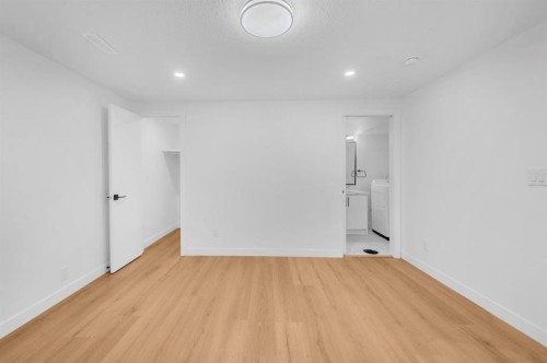 3229 Doverville Crescent Se, Calgary, AB - Indoor Photo Showing Other Room