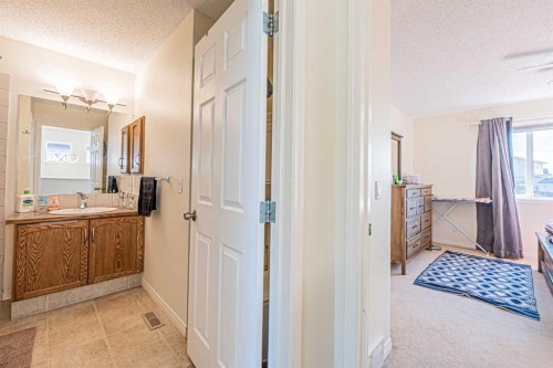 9249 Saddlebrook Drive Ne, Calgary, AB - Indoor Photo Showing Other Room