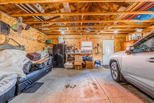 9249 Saddlebrook Drive Ne, Calgary, AB - Indoor Photo Showing Garage