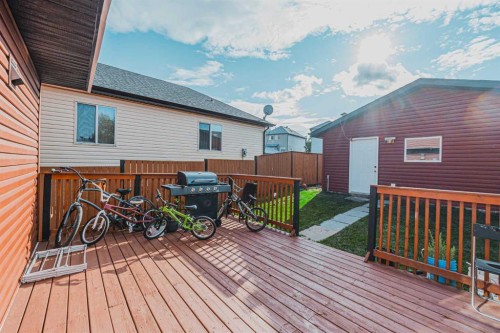 9249 Saddlebrook Drive Ne, Calgary, AB - Outdoor With Deck Patio Veranda With Exterior