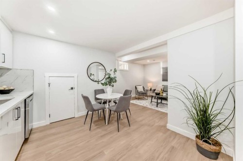 902 35 Street Se, Calgary, AB - Indoor