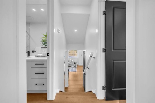 5747 24 Avenue Ne, Calgary, AB - Indoor