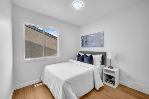 5747 24 Avenue Ne, Calgary, AB - Indoor Photo Showing Bedroom