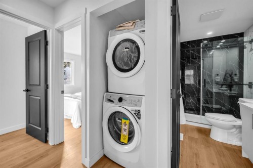 5747 24 Avenue Ne, Calgary, AB - Indoor Photo Showing Laundry Room