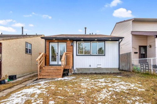 5747 24 Avenue Ne, Calgary, AB - Outdoor