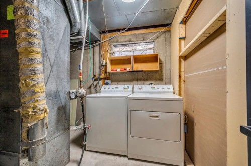 5747 24 Avenue Ne, Calgary, AB - Indoor Photo Showing Laundry Room