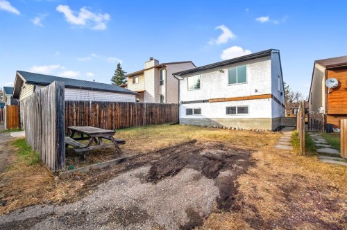 5747 24 Avenue Ne, Calgary, AB - Outdoor With Exterior