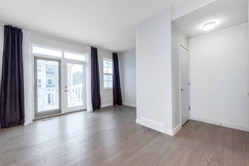 40 Sherwood Row Nw, Calgary, AB - Indoor Photo Showing Other Room