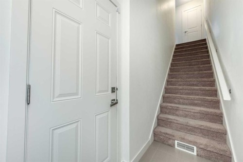 40 Sherwood Row Nw, Calgary, AB - Indoor Photo Showing Other Room