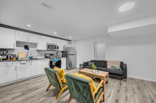 17 Cornerstone Manor Ne, Calgary, AB - Indoor Photo Showing Kitchen