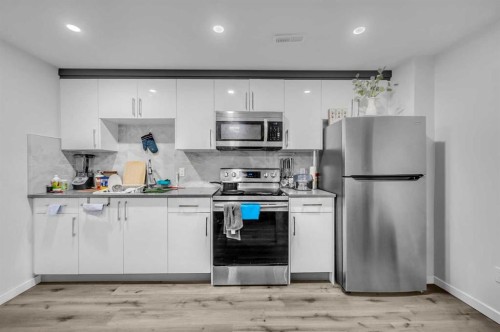 17 Cornerstone Manor Ne, Calgary, AB - Indoor Photo Showing Kitchen