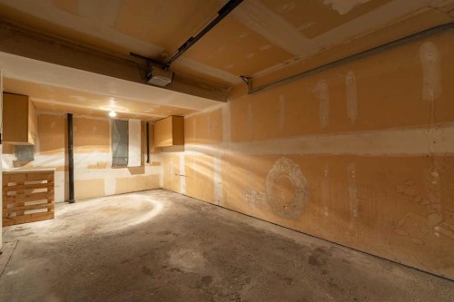 68-23 Glamis Drive Sw, Calgary, AB - Indoor