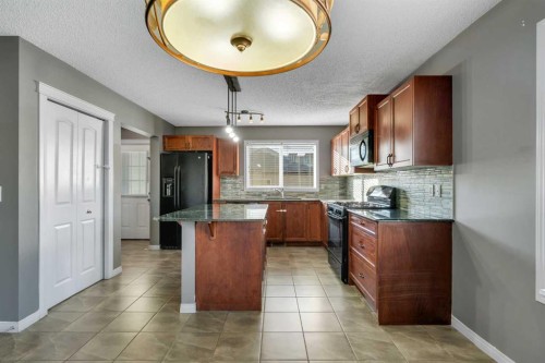 41 Skyview Point Green Ne, Calgary, AB - Indoor Photo Showing Kitchen