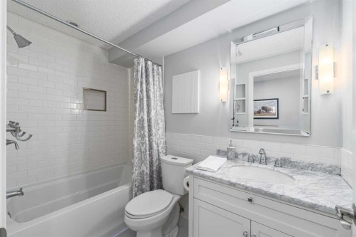 63 Auburn Glen Heights Se, Calgary, AB - Indoor Photo Showing Bathroom