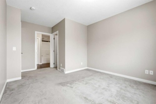 5 Copperstone Villas Se, Calgary, AB - Indoor Photo Showing Other Room