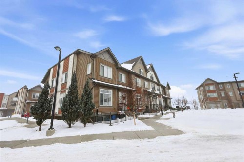 5 Copperstone Villas Se, Calgary, AB - Outdoor With Facade