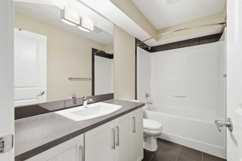 5 Copperstone Villas Se, Calgary, AB - Indoor Photo Showing Bathroom