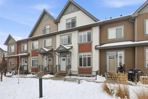 5 Copperstone Villas Se, Calgary, AB - Outdoor With Facade