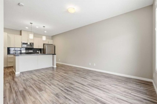 5 Copperstone Villas Se, Calgary, AB - Indoor Photo Showing Kitchen