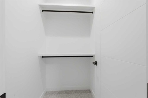 212 32 Avenue Ne, Calgary, AB - Indoor With Storage