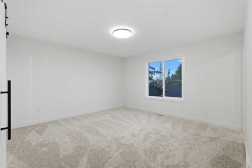 212 32 Avenue Ne, Calgary, AB - Indoor Photo Showing Other Room