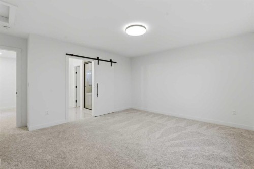 212 32 Avenue Ne, Calgary, AB - Indoor Photo Showing Other Room