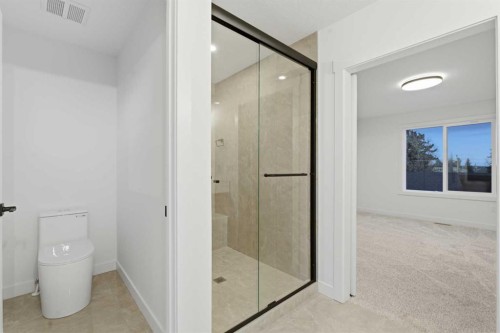 212 32 Avenue Ne, Calgary, AB - Indoor