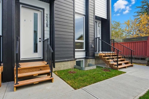 212 32 Avenue Ne, Calgary, AB - Outdoor