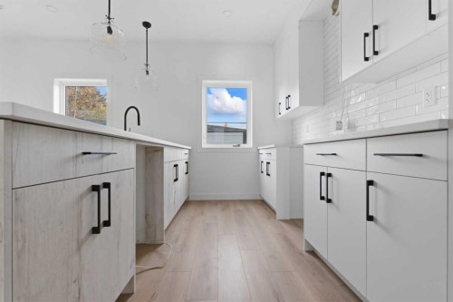 212 32 Avenue Ne, Calgary, AB - Indoor