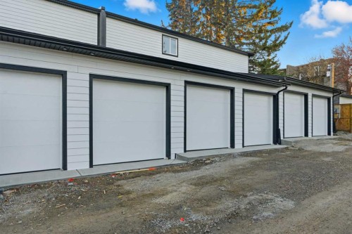 212 32 Avenue Ne, Calgary, AB - Outdoor With Exterior