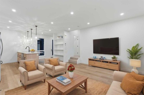 212 32 Avenue Ne, Calgary, AB - Indoor Photo Showing Living Room